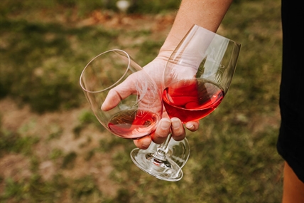 Sip into Spring: River Stone's Refreshing Sparkling Wines Launching Soon | iNFOnews.ca Sip into Spring: River Stone's Refreshing Sparkling Wines Launching Soon | iNFOnews.ca
