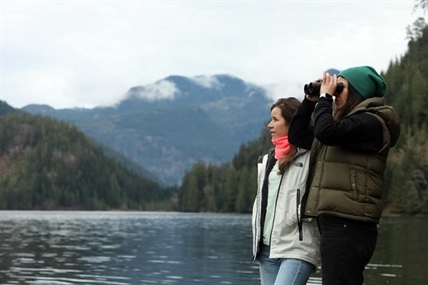 UPDATE: Stranded orca calf remains in B.C. lagoon, breaching at regular intervals | iNFOnews.ca