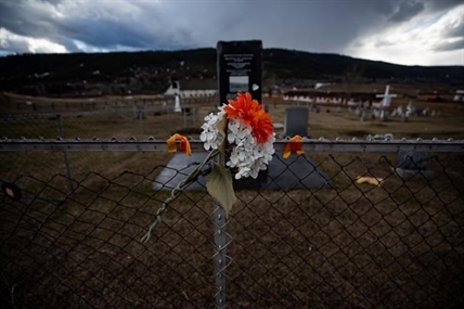 B.C. First Nation plans dig for remains at ex-school, signs deal with RCMP, province | iNFOnews.ca B.C. First Nation plans dig for remains at ex-school, signs deal with RCMP, province | iNFOnews.ca