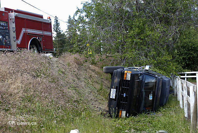 Elderly couple crashes SUV | iNFOnews.ca