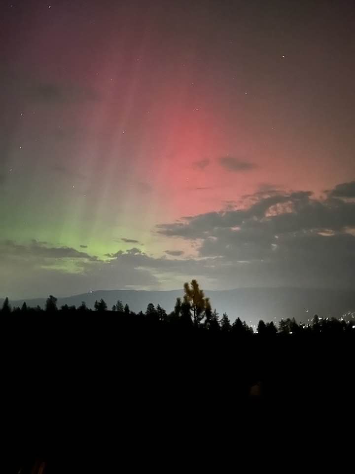 iN PHOTOS: Northern lights, streaking meteors dazzle night skies above Kamloops, Okanagan | iNFOnews.ca