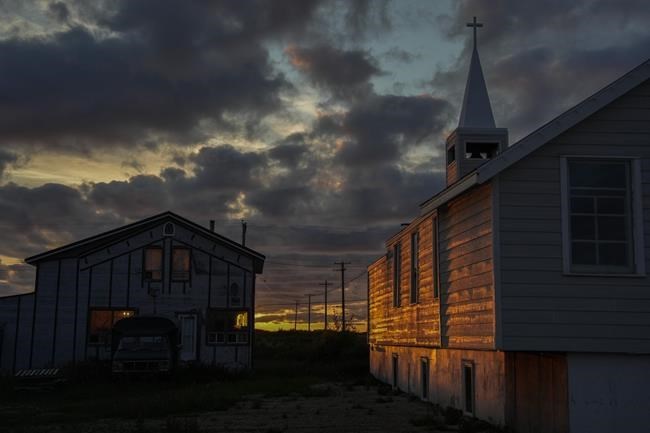 As warming threatens polar bear tourism, a Canadian town adapts and thrives | iNFOnews.ca As warming threatens polar bear tourism, a Canadian town adapts and thrives | iNFOnews.ca