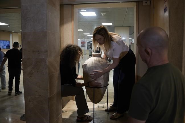 The ancient jar smashed by a 4-year-old is back on display at an Israeli museum after repair | iNFOnews.ca The ancient jar smashed by a 4-year-old is back on display at an Israeli museum after repair | iNFOnews.ca
