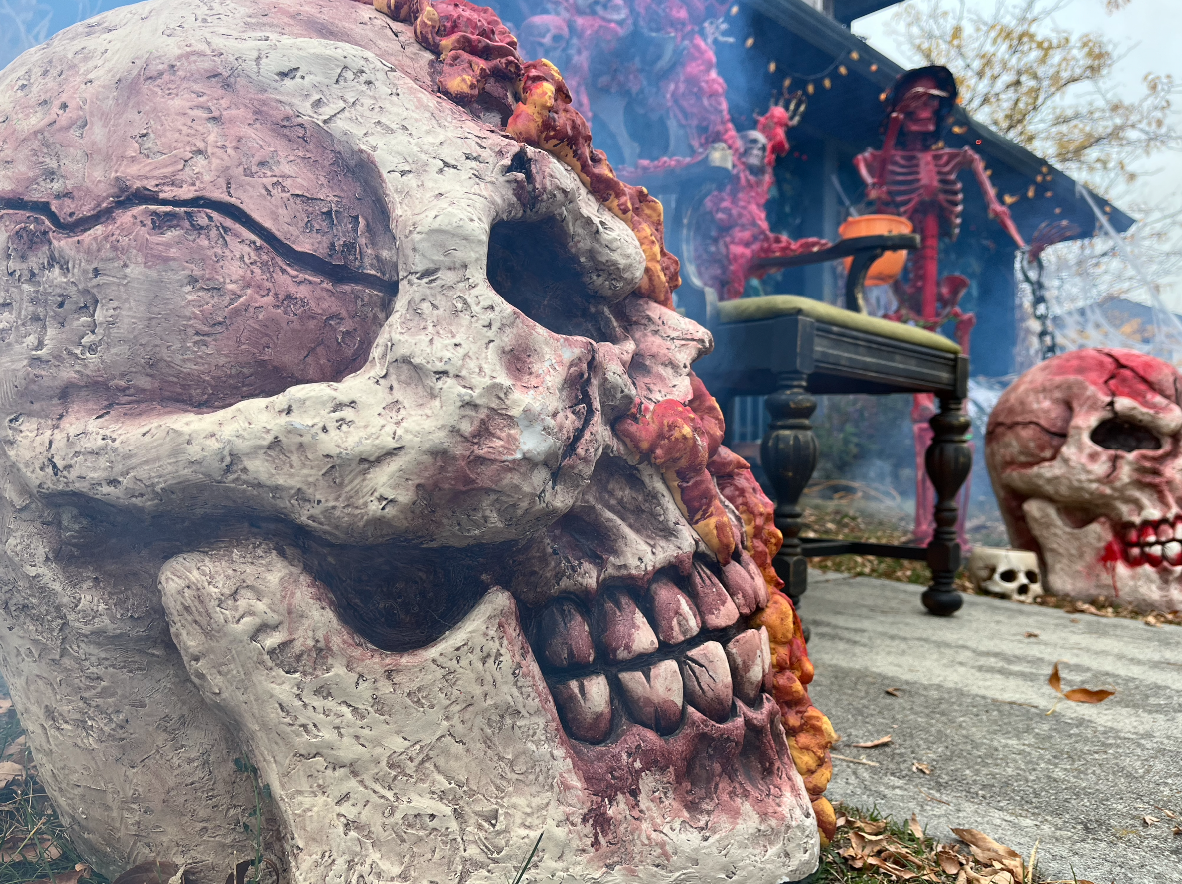 iN VIDEO: Kelowna woman creates community joy with her Halloween display | iNFOnews.ca iN VIDEO: Kelowna woman creates community joy with her Halloween display | iNFOnews.ca