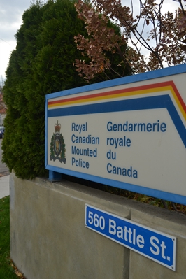 Sinking boat abandoned in South Thompson river | iNFOnews.ca