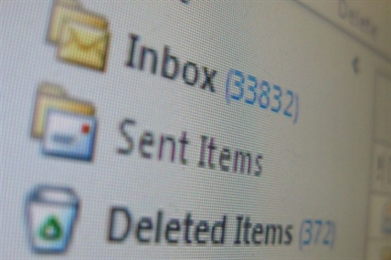 Mock email scam ensnares hundreds of bureaucrats at Justice Canada | iNFOnews.ca