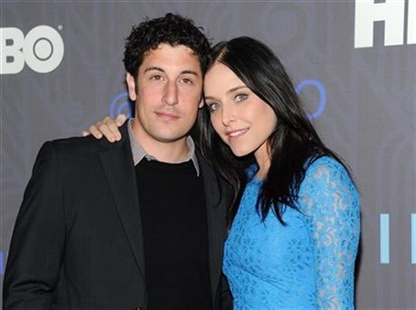 Actress Jenny Mollen puts it out there in new book | iNFOnews.ca Actress Jenny Mollen puts it out there in new book | iNFOnews.ca