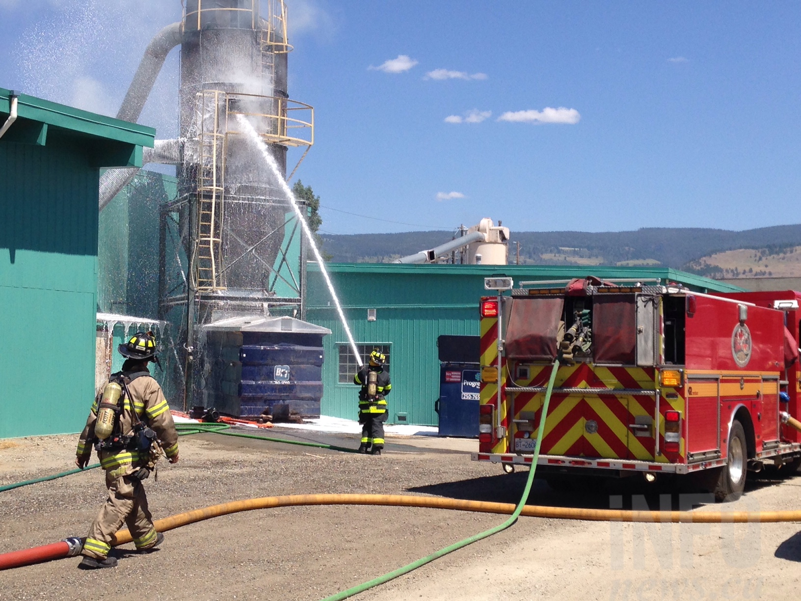 VIDEO: Firefighters rush to commercial structure fire on Pinto Drive | iNFOnews.ca