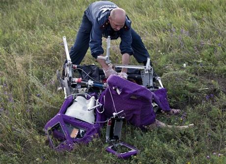 Rebels take full control of plane crash bodies | iNFOnews.ca