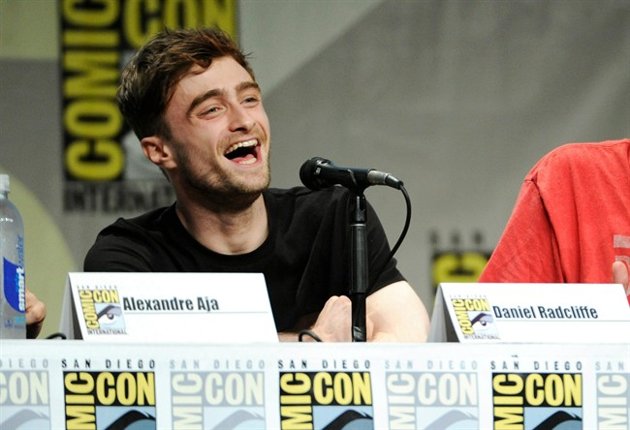 Daniel Radcliffe goes undercover in Spidey mask at Comic-Con | iNFOnews.ca Daniel Radcliffe goes undercover in Spidey mask at Comic-Con | iNFOnews.ca