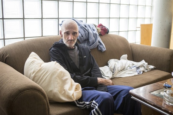 Dying homeless find treatment, comfort through mobile palliative care program | iNFOnews.ca