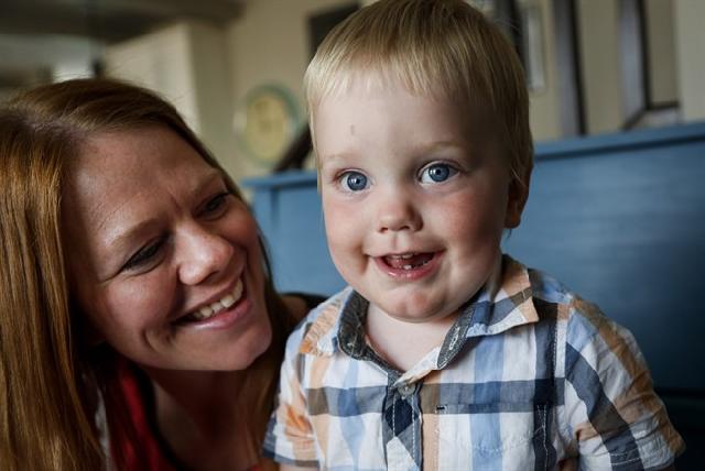 More hospitals welcoming family during patient resuscitation; seen as beneficial | iNFOnews.ca More hospitals welcoming family during patient resuscitation; seen as beneficial | iNFOnews.ca