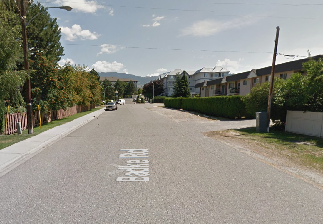 Police need help finding man who stole elderly woman's purse | iNFOnews.ca