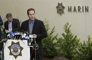 Robin Williams hanged himself with belt, found by personal assistant, sheriff's official says | iNFOnews.ca