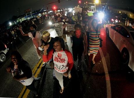 Police, protesters clash again in Ferguson | iNFOnews.ca