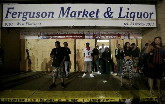 Police, protesters clash again in Ferguson | iNFOnews.ca