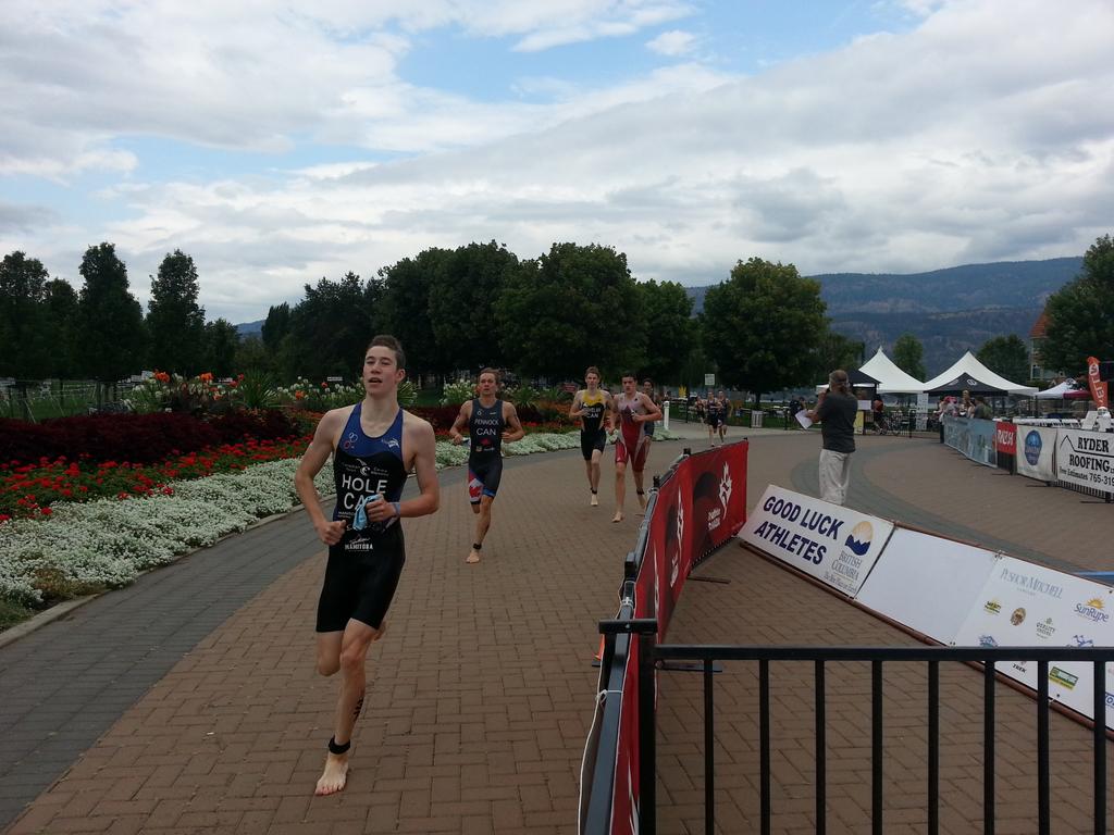 Calgary triathlete completes National Jr. sweep at Apple Triathlon | iNFOnews.ca