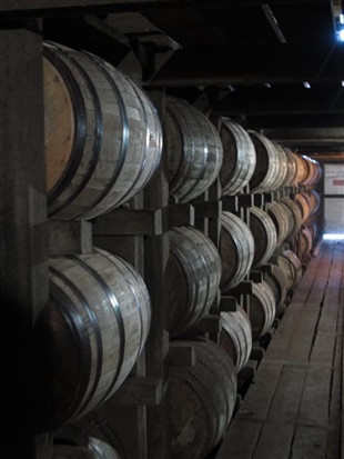 Whiskey workers strike at 2 Beam distilleries in Kentucky | iNFOnews.ca Whiskey workers strike at 2 Beam distilleries in Kentucky | iNFOnews.ca