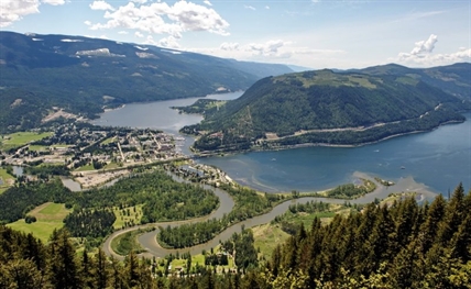 Dive team recovers missing man's body following Shuswap Lake boat crash | iNFOnews.ca Dive team recovers missing man's body following Shuswap Lake boat crash | iNFOnews.ca