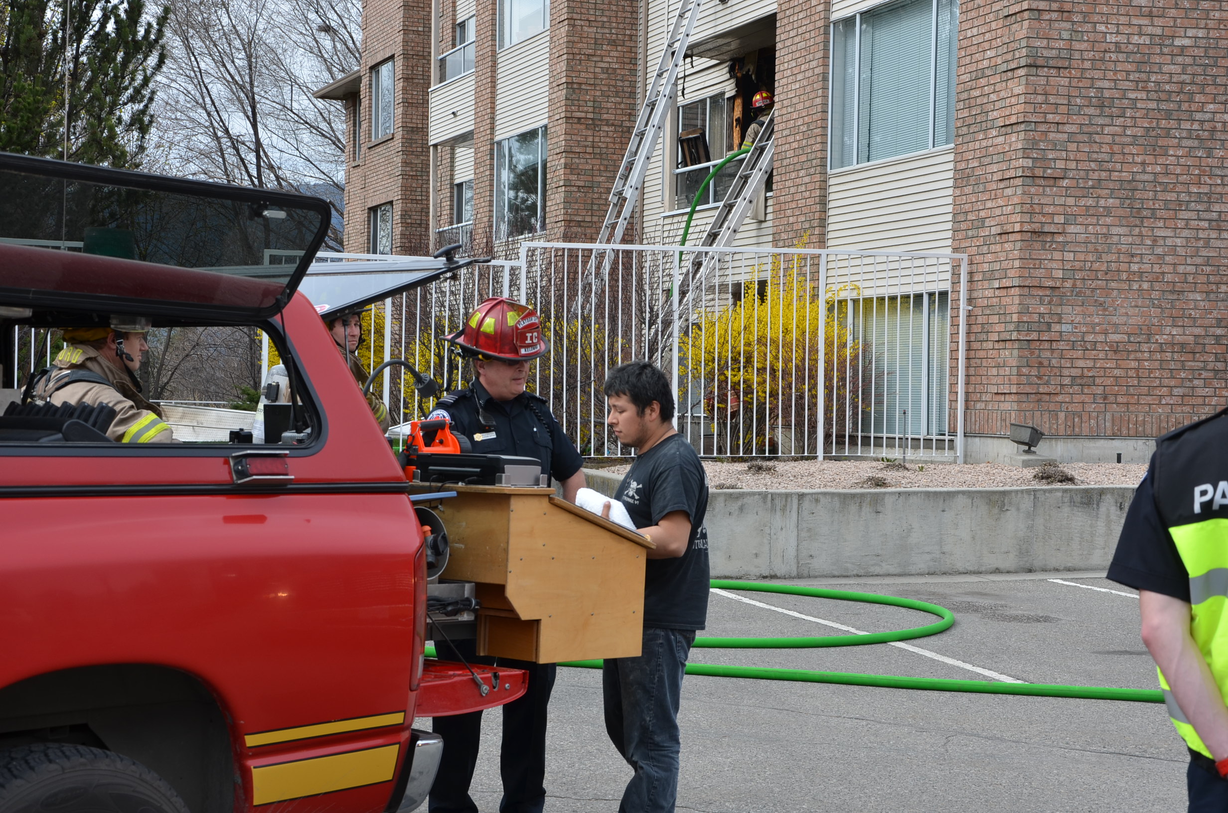 Balcony fire in Kelowna quickly extinguished by watchful neighbour | iNFOnews.ca