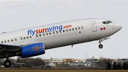 Sunwing passengers call 911 after being stranded on tarmac for eight hours | iNFOnews.ca