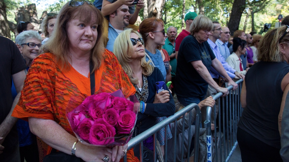 Joan Rivers' life celebrated; Howard Stern delivers eulogy | iNFOnews.ca Joan Rivers' life celebrated; Howard Stern delivers eulogy | iNFOnews.ca