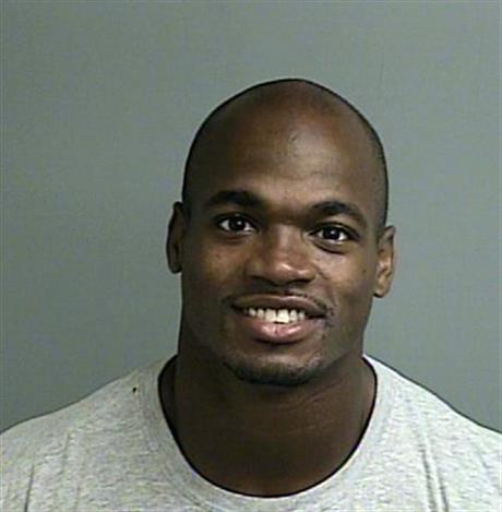 Vikings running back Peterson booked and released from Texas jail | iNFOnews.ca
