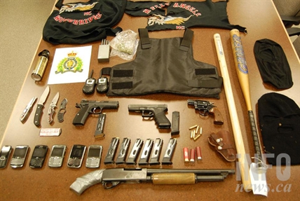 UPDATE: Cache of guns, Hell's Angels paraphernalia found on traffic stop: Crown | iNFOnews.ca