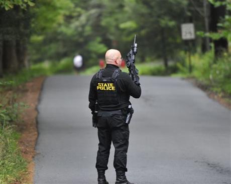 VIDEO: Tense hunt in police killer case hits 8 days | iNFOnews.ca VIDEO: Tense hunt in police killer case hits 8 days | iNFOnews.ca