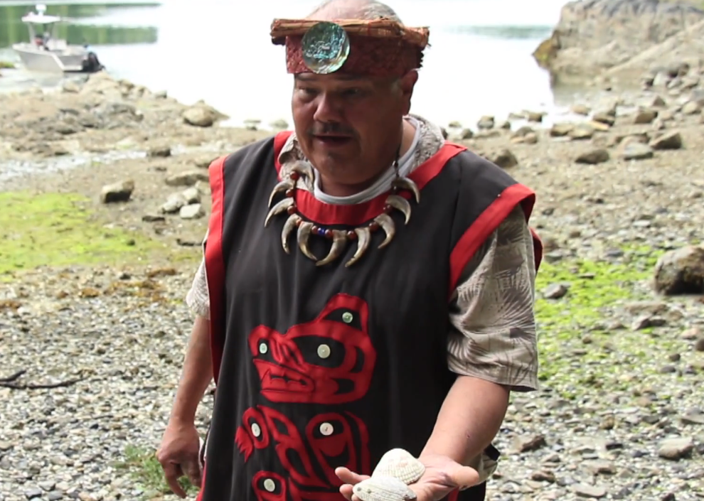 Aboriginal tourism operator rebuked for showing skeletal remains to travellers | iNFOnews.ca Aboriginal tourism operator rebuked for showing skeletal remains to travellers | iNFOnews.ca