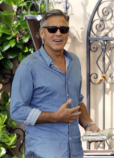 Clooney relaxes with friends ahead of weekend wedding | iNFOnews.ca