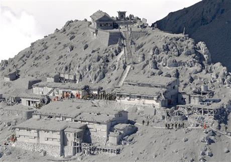 At least 31 dead in Japanese volcanic eruption | iNFOnews.ca At least 31 dead in Japanese volcanic eruption | iNFOnews.ca