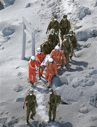 At least 31 dead in Japanese volcanic eruption | iNFOnews.ca At least 31 dead in Japanese volcanic eruption | iNFOnews.ca