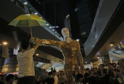 Hong Kong protesters at odds over pullback plan | iNFOnews.ca