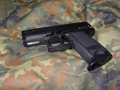 Kelowna teens swarmed by RCMP after playing with replica guns | iNFOnews.ca