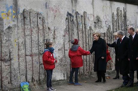 Germany marks 25 years since fall of Berlin Wall | iNFOnews.ca Germany marks 25 years since fall of Berlin Wall | iNFOnews.ca