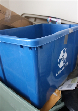 Blue boxes, yard trash hurting workers: waste contractor | iNFOnews.ca