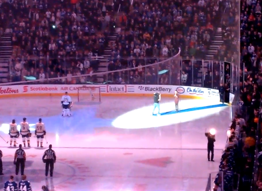 Leafs fans finish American anthem | iNFOnews.ca Leafs fans finish American anthem | iNFOnews.ca