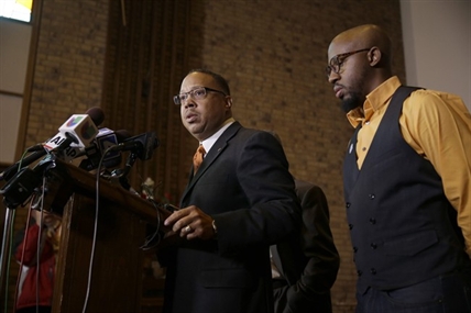 Ferguson experiences 3rd straight night of unrest, with grand jury decision expected soon | iNFOnews.ca Ferguson experiences 3rd straight night of unrest, with grand jury decision expected soon | iNFOnews.ca