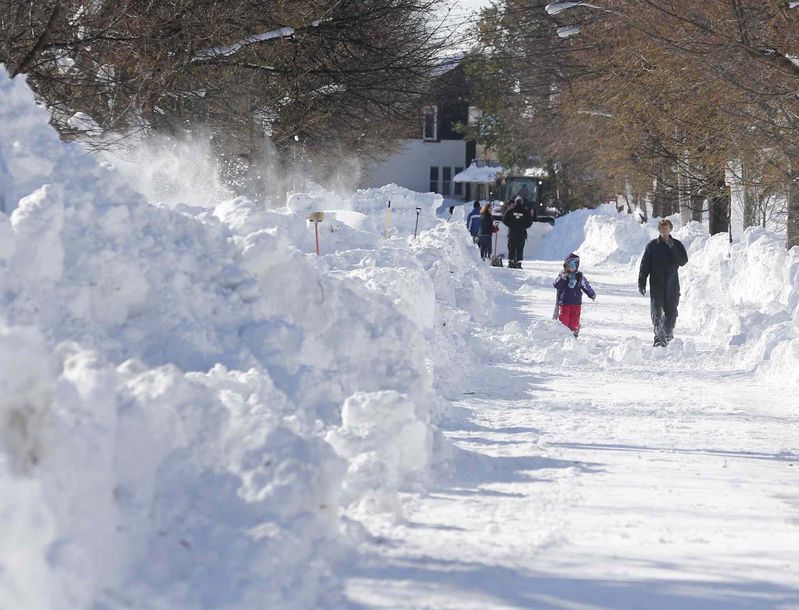 Cleanup on, flood threat looms after huge NY snow | iNFOnews.ca Cleanup on, flood threat looms after huge NY snow | iNFOnews.ca