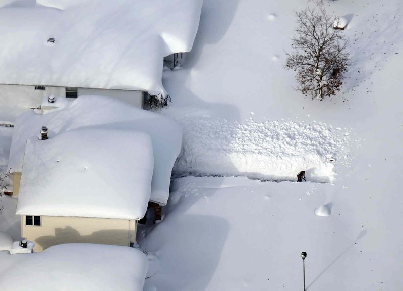 Cleanup on, flood threat looms after huge NY snow | iNFOnews.ca Cleanup on, flood threat looms after huge NY snow | iNFOnews.ca