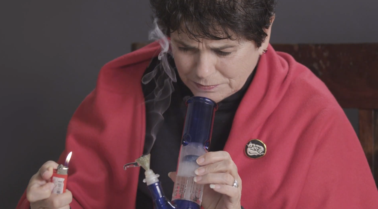 Three grandmas smoking pot for the first time | iNFOnews.ca Three grandmas smoking pot for the first time | iNFOnews.ca