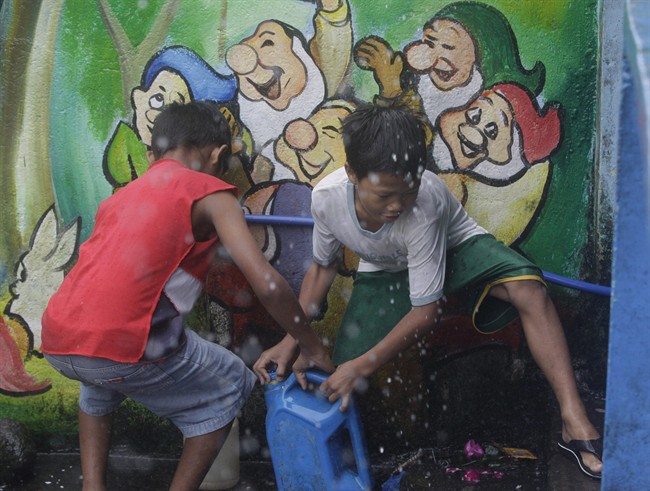Philippine typhoon kills 3, weakens, as central region escapes repeat of Haiyan's devastation | iNFOnews.ca