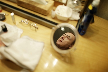 Guitarist breaks world record for perfect attendance playing 10,000 shows in Vegas | iNFOnews.ca Guitarist breaks world record for perfect attendance playing 10,000 shows in Vegas | iNFOnews.ca