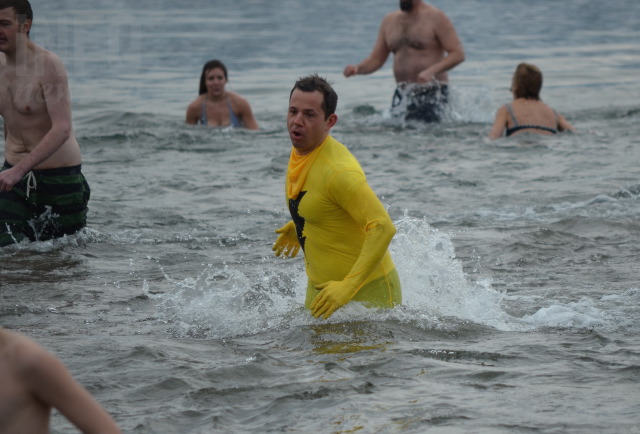 PHOTOS: Brave souls ring in 2015 with Polar Bear Swim in Kal Lake | iNFOnews.ca