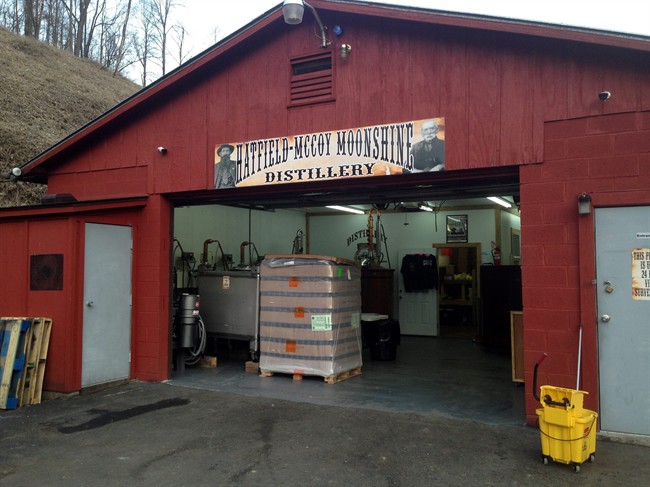 'Drink of the Devil': Descendants of famous feuding Hatfields, McCoys sell legal moonshine | iNFOnews.ca 'Drink of the Devil': Descendants of famous feuding Hatfields, McCoys sell legal moonshine | iNFOnews.ca