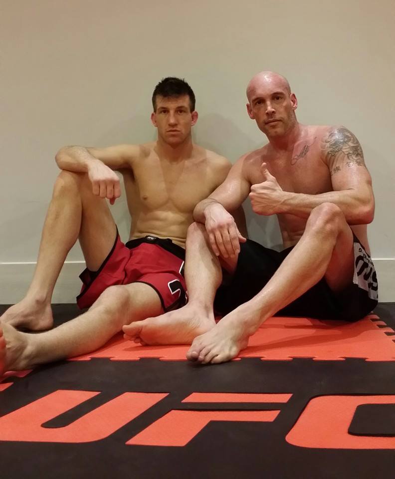 Underdog Kelowna fighter Matt Dwyer scores upset UFC win over local favourite in Brazil | iNFOnews.ca