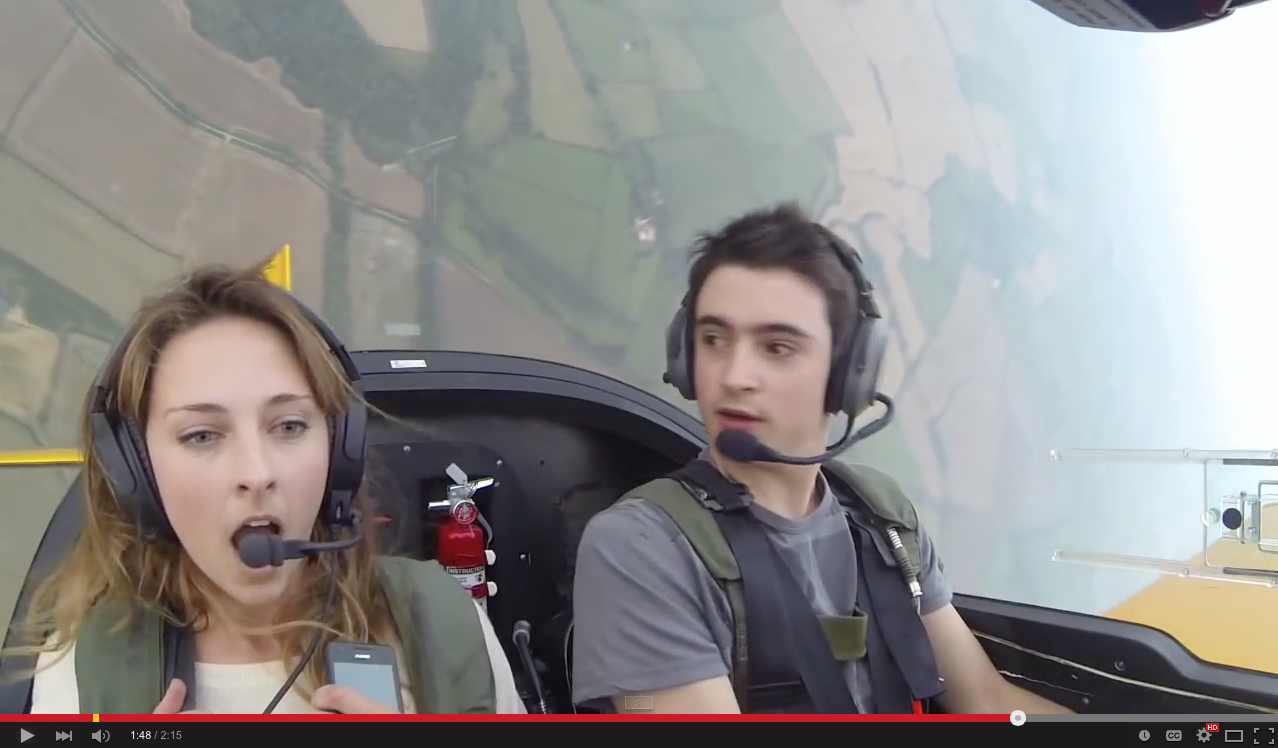 Pilot scaring friends in flight is hilarious | iNFOnews.ca