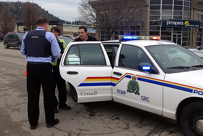 Alleged hit-and-run driver tackled after causing two accidents | iNFOnews.ca