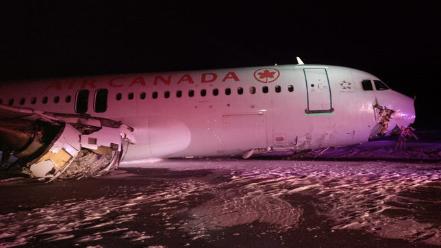 VIDEO: Air Canada flight slides off Halifax runway | iNFOnews.ca VIDEO: Air Canada flight slides off Halifax runway | iNFOnews.ca